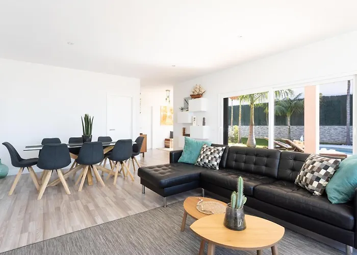 Βίλα Home2book Design Asian Sabina, Heated Pool & View