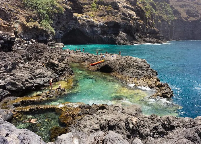 Вилла Home2book Design Asian Sabina, Heated Pool & View